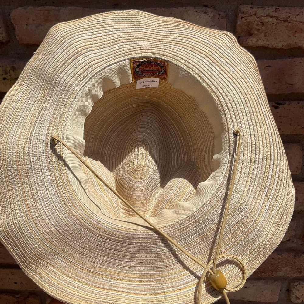 🐚 Scala Hat with FREE Shell Pin - Picture 5 of 12